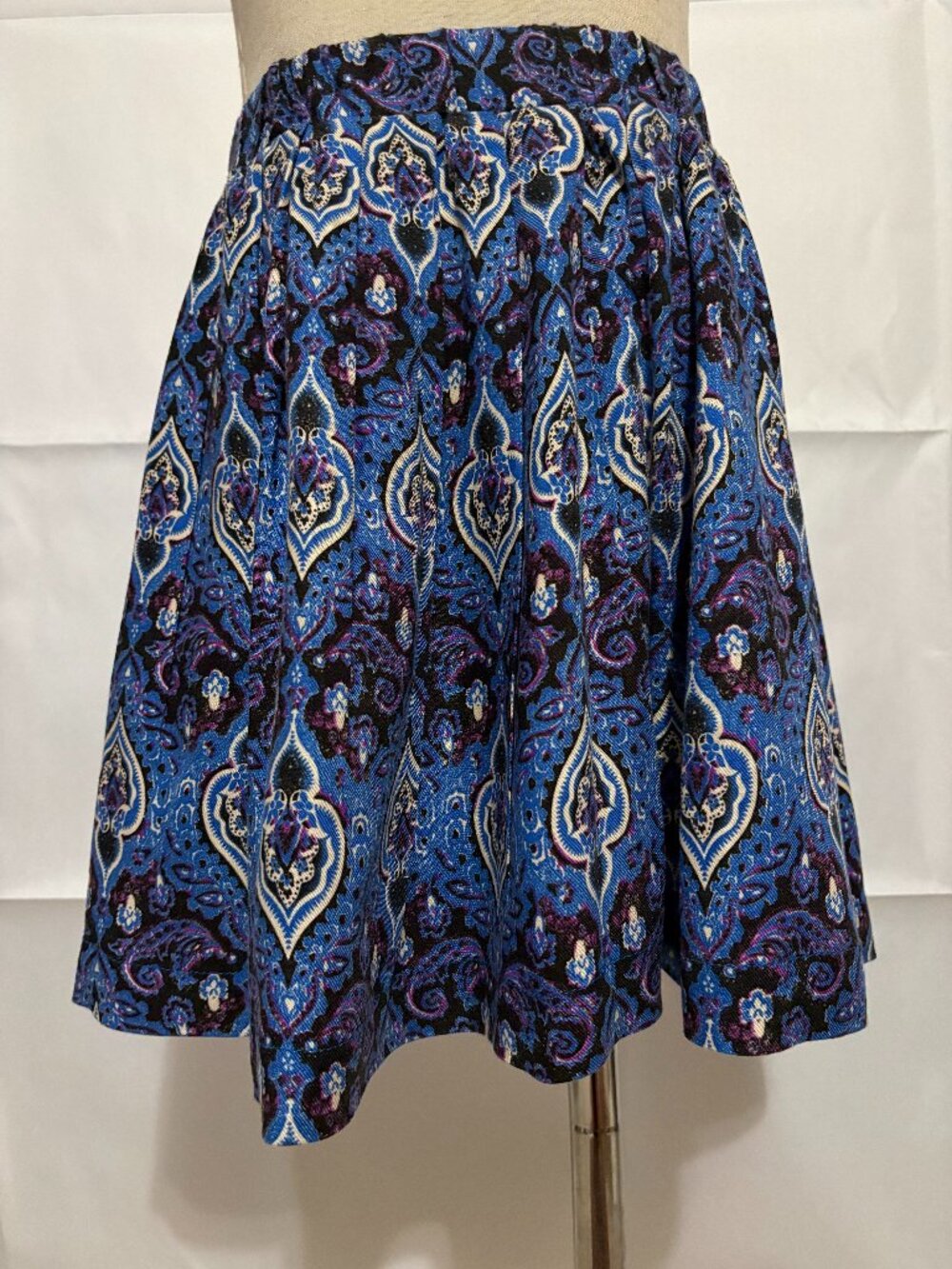 Forever 21 Girls Blue Paisley Skater Skirt Size 5/6